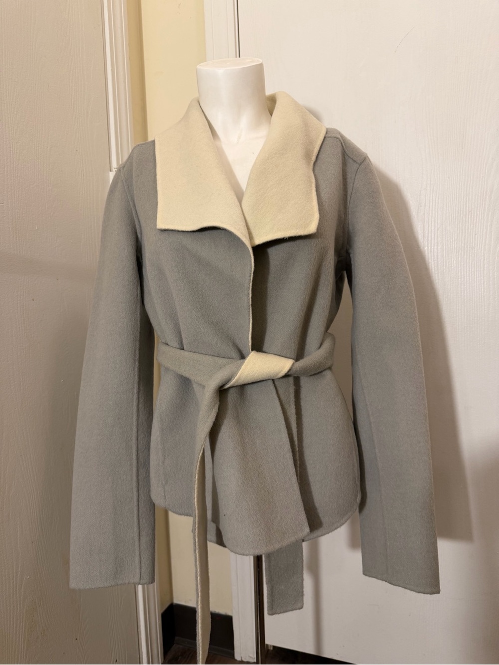 Banana Republic Grey Wool Cocoon Shawl Coat Sweater Jacket Sz M Belted White